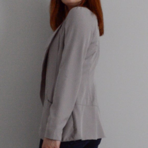 ❣️SOLD | Women's Open-Front Blazer - Picture 2 of 3